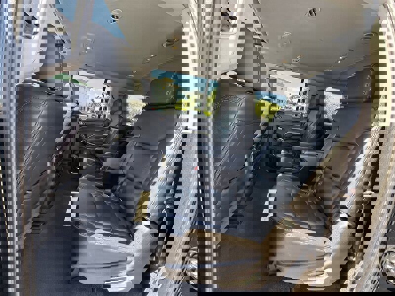 Used 2019 Chevrolet Suburban LT w/ Luxury Package image 12