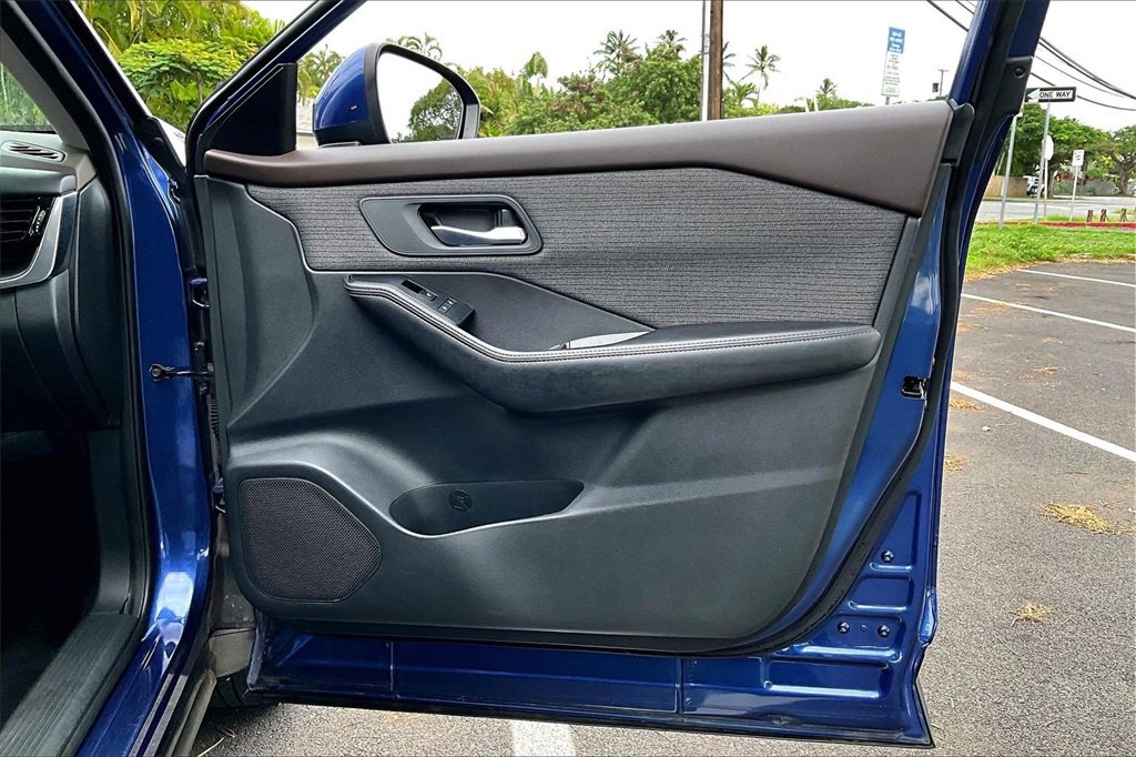 Used 2021 Nissan Rogue SV image 19