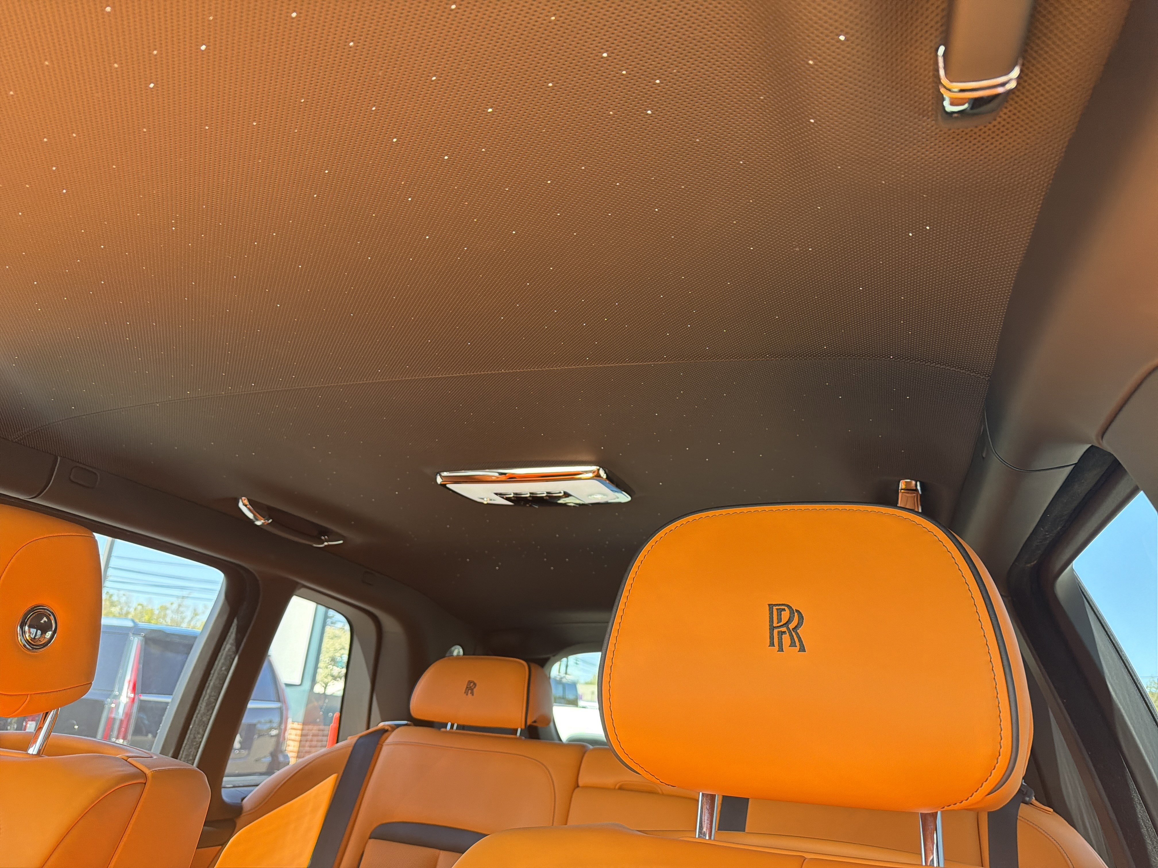 Used 2024 Rolls-Royce Cullinan w/ Dark Exterior Package image 18