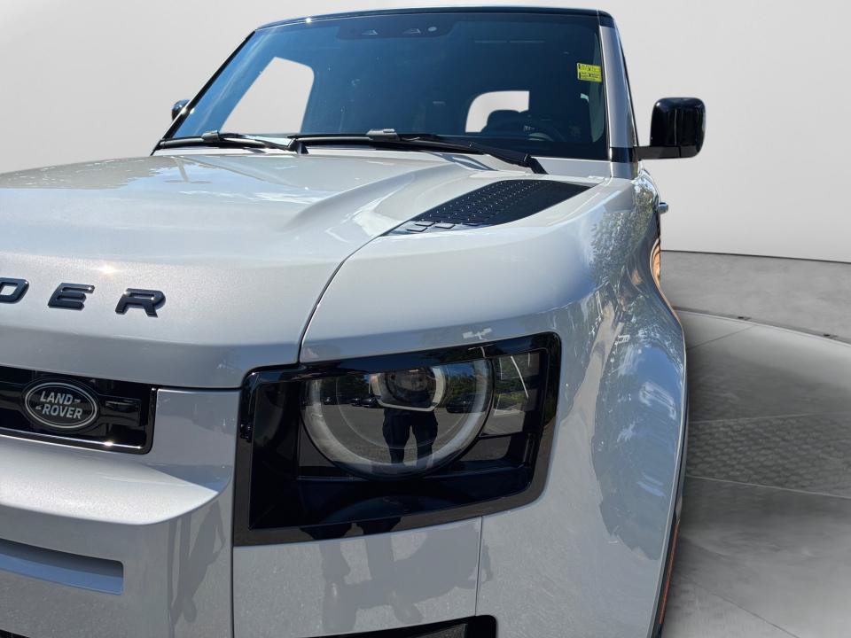 New 2026 Land Rover Defender 110 S AWD/4WD image 26