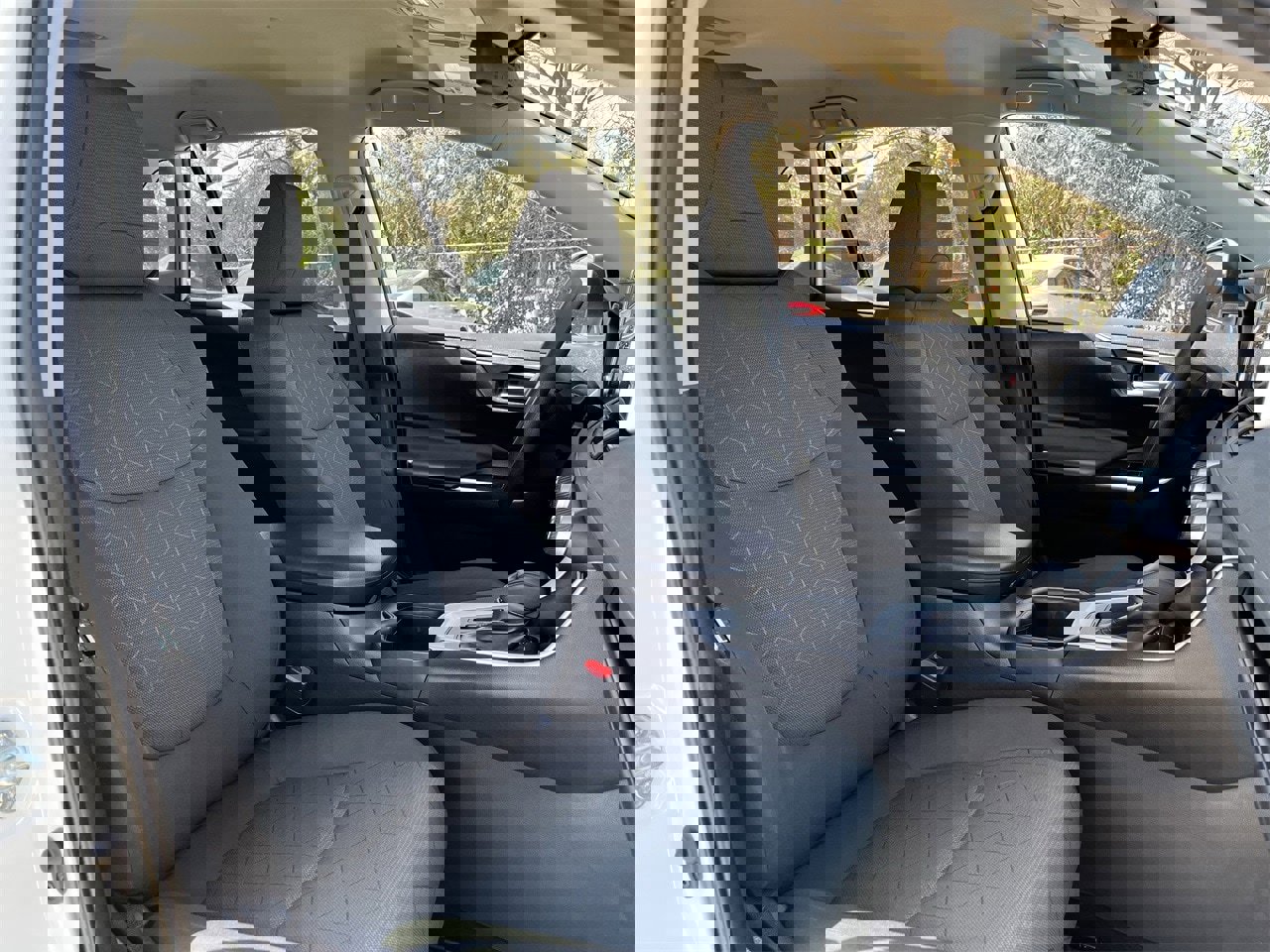 Used 2024 Toyota RAV4 XLE image 25