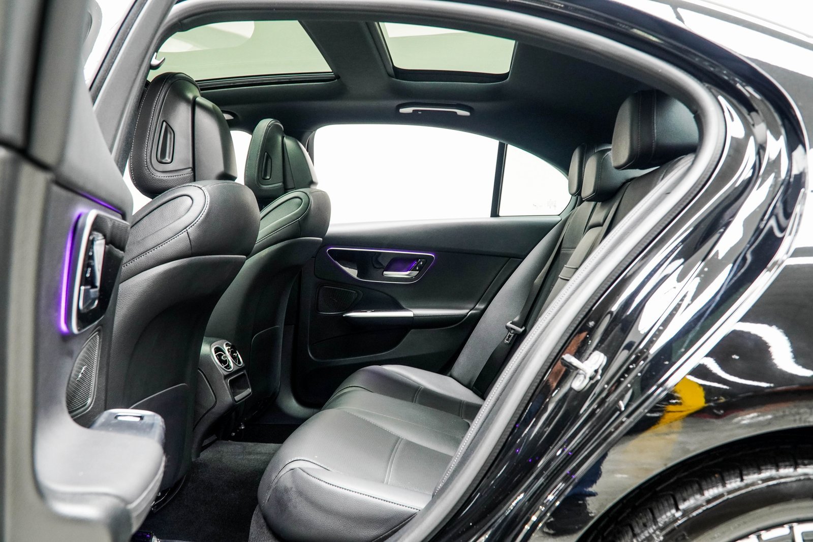 Used 2024 Mercedes-Benz C 300 Sedan image 36