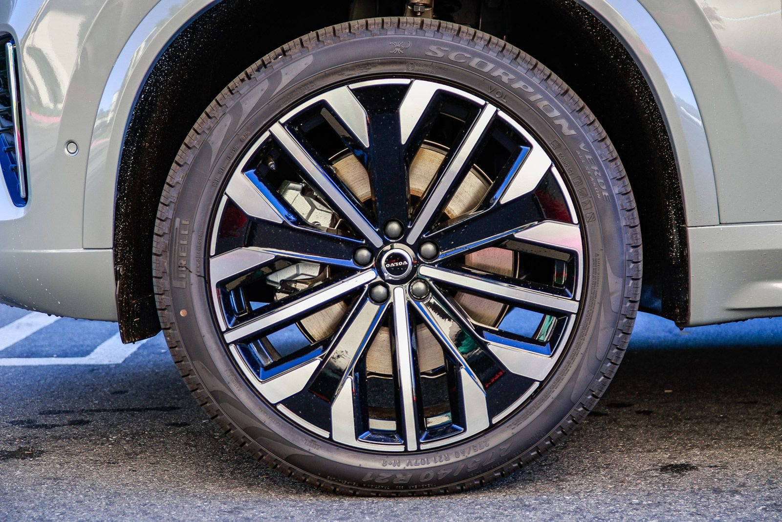 New 2026 Volvo XC90 T8 Ultra w/ Protection Package Premier image 9