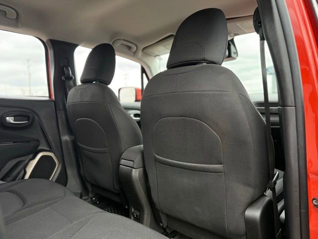Used 2017 Jeep Renegade Latitude w/ Popular Equipment Group image 22