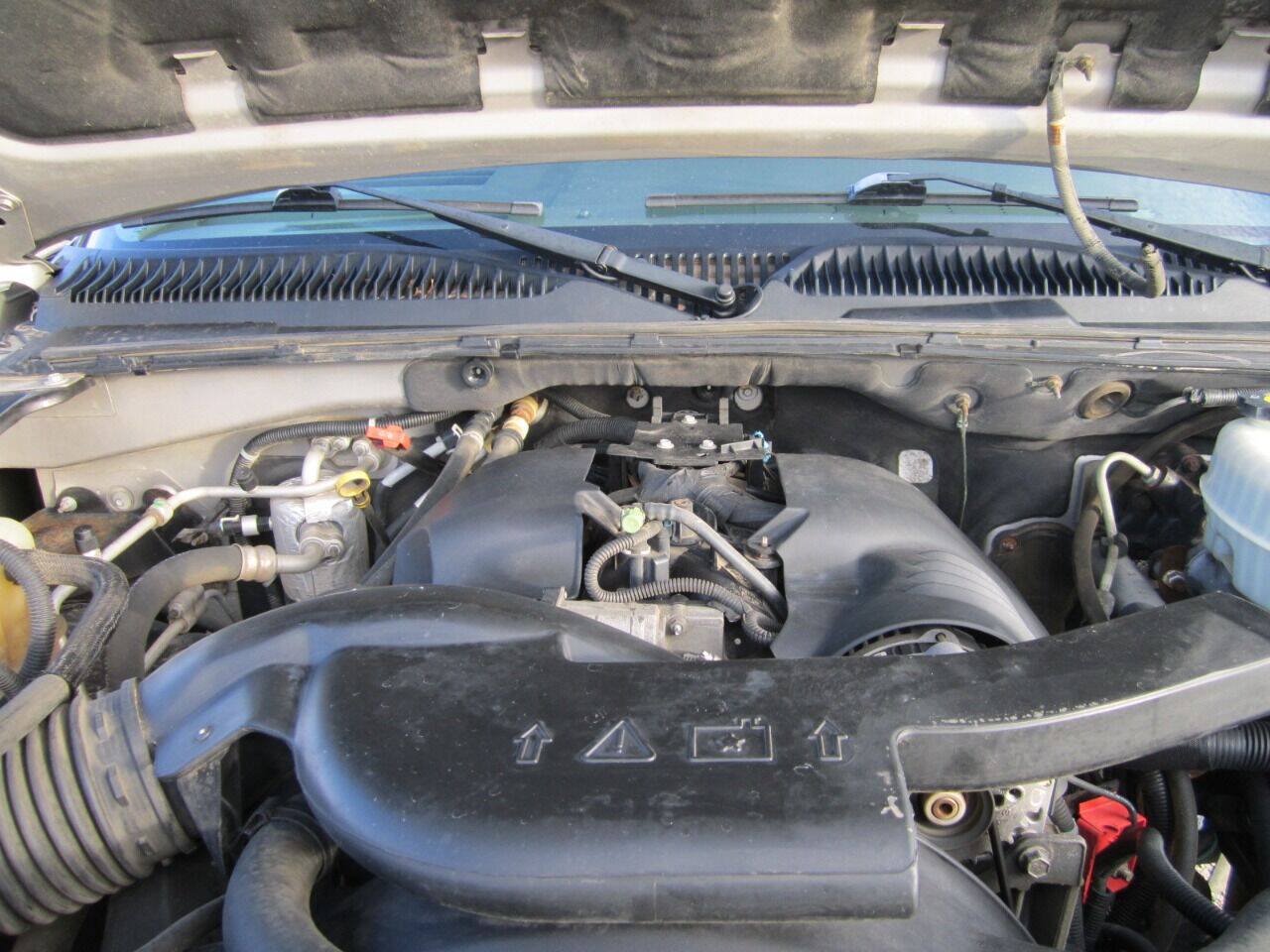 Used 2004 Cadillac Escalade AWD image 12