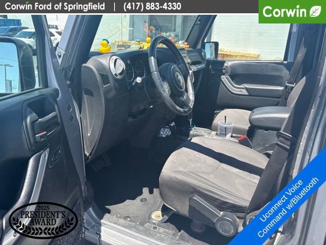 Used 2018 Jeep Wrangler Unlimited Sahara w/ Connectivity Group AWD/4WD image 10