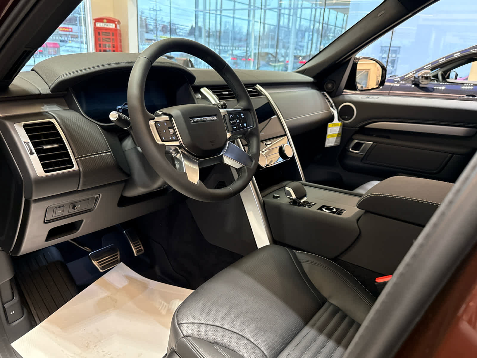 New 2026 Land Rover Discovery Limited Edition image 10