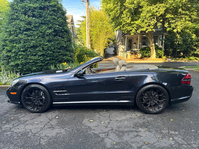 Used 2011 Mercedes-Benz SL 550 image 9