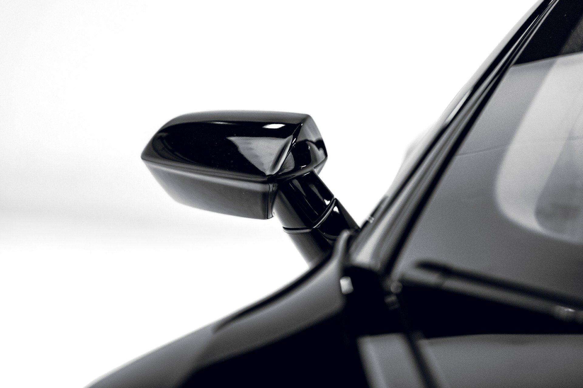 Used 2021 Lamborghini Huracan EVO RWD image 12