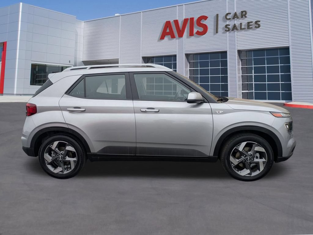 Used 2025 Hyundai Venue SEL FWD image 7