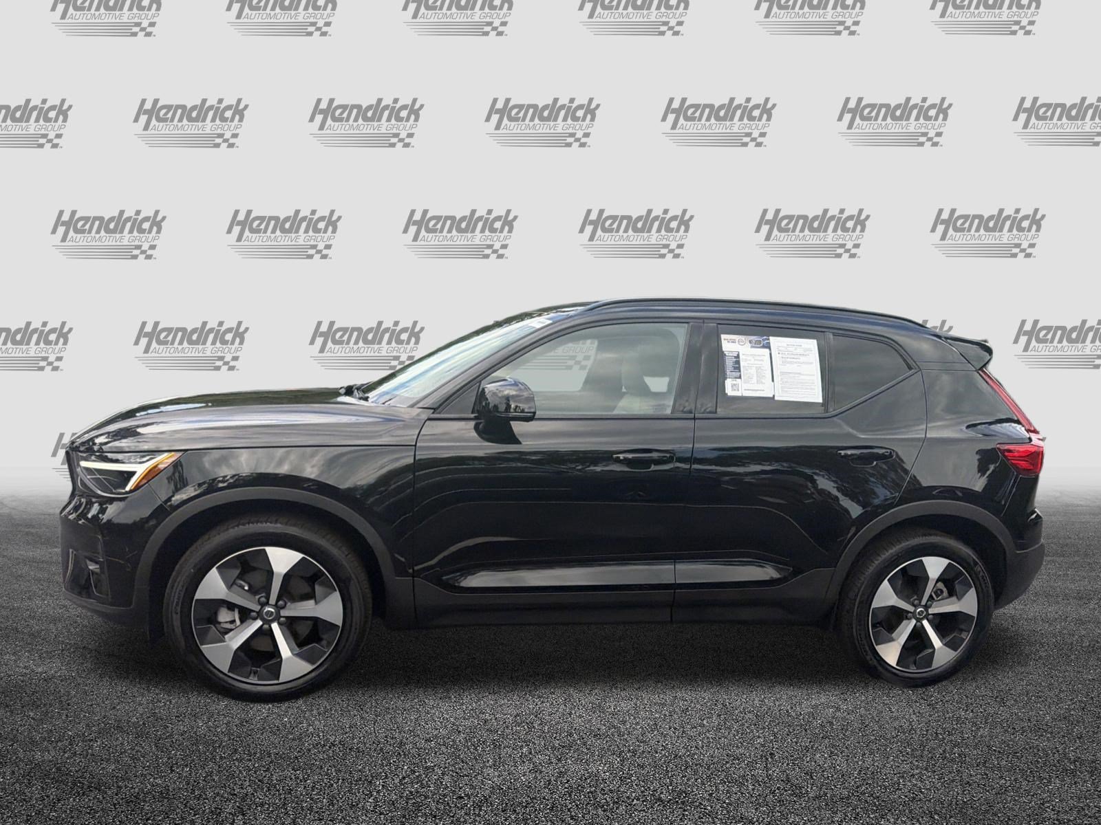 Certified 2025 Volvo XC40 B5 Plus AWD/4WD image 7