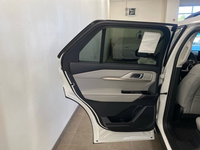 New 2026 Ford Explorer Active w/ Active Comfort Package AWD/4WD image 10