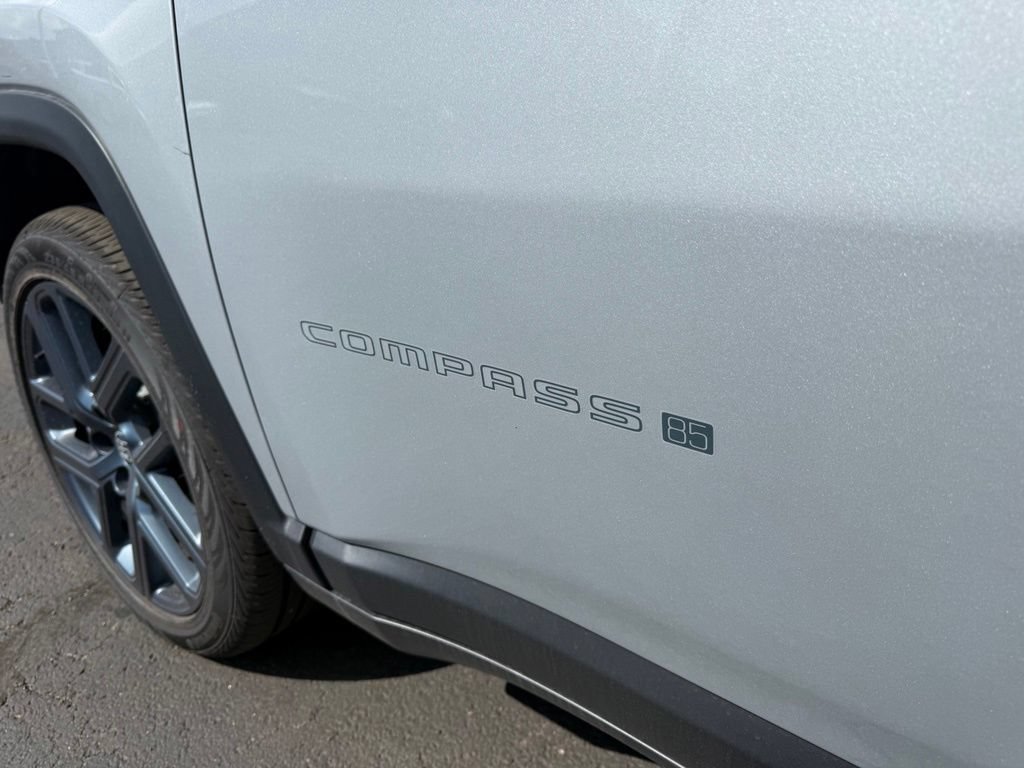 New 2026 Jeep Compass Latitude AWD/4WD image 11