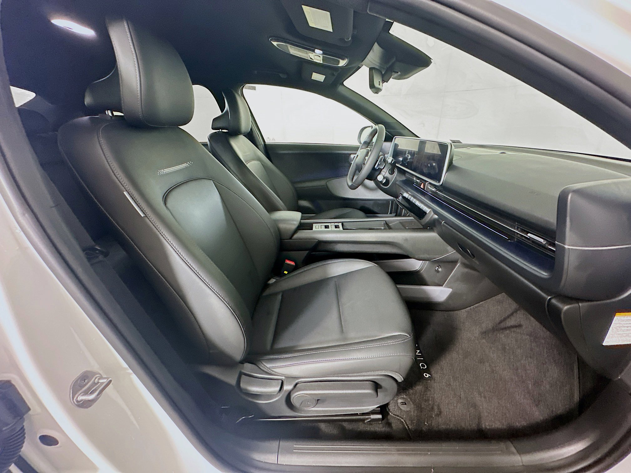 Used 2023 Hyundai Ioniq 6 SEL w/ Cargo Package image 32