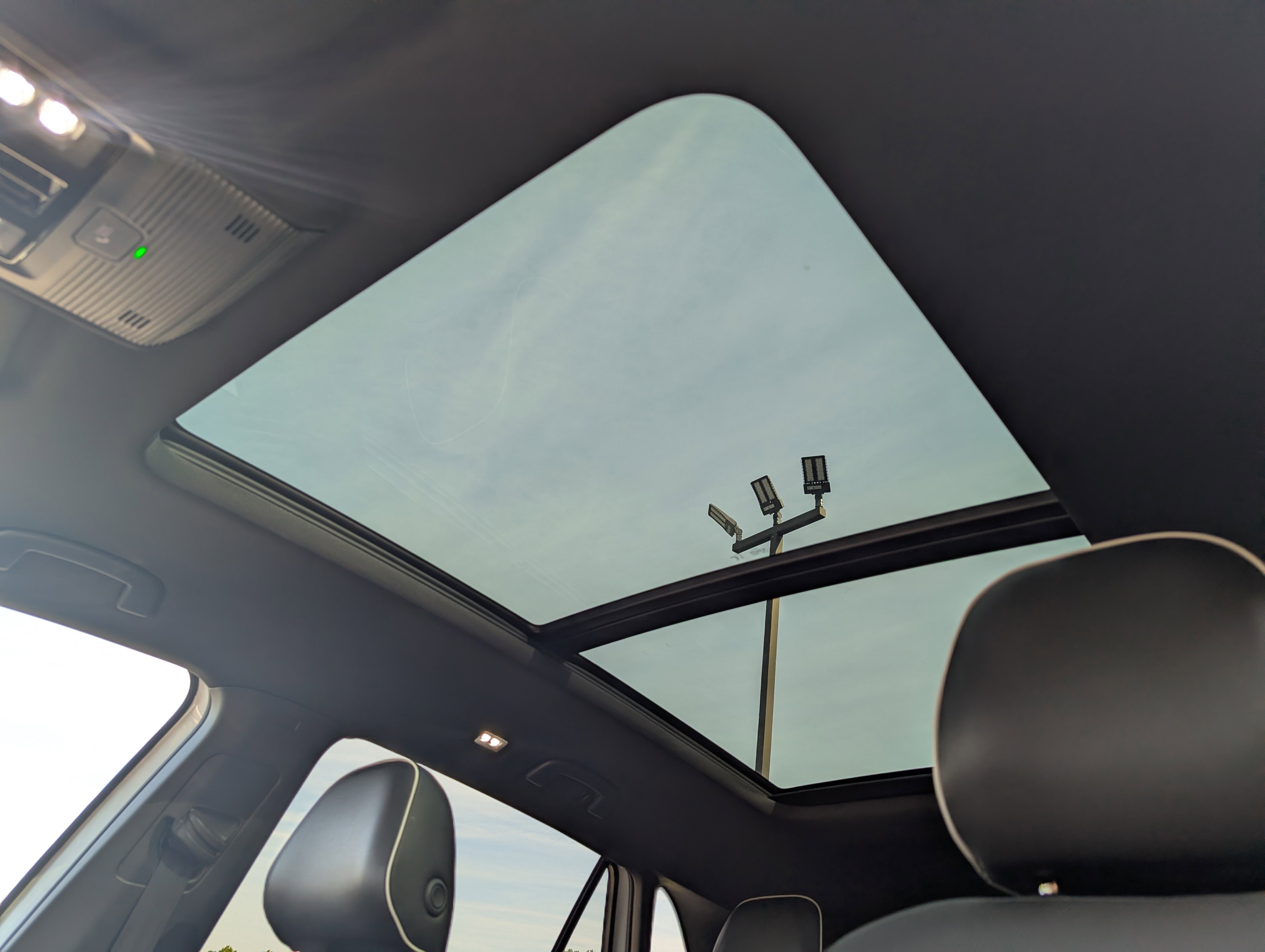 Used 2024 Volkswagen Atlas Cross Sport SEL Premium R-Line image 12