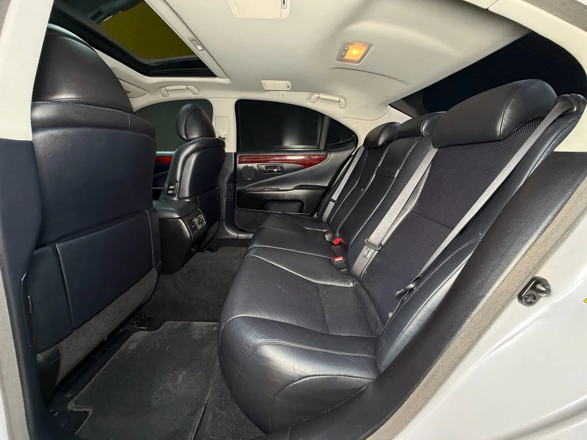 Used 2008 Lexus LS 460 image 18