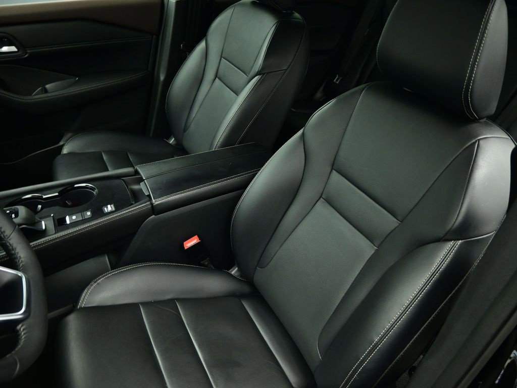 Used 2023 Nissan Rogue SL w/ SL Premium Package image 16