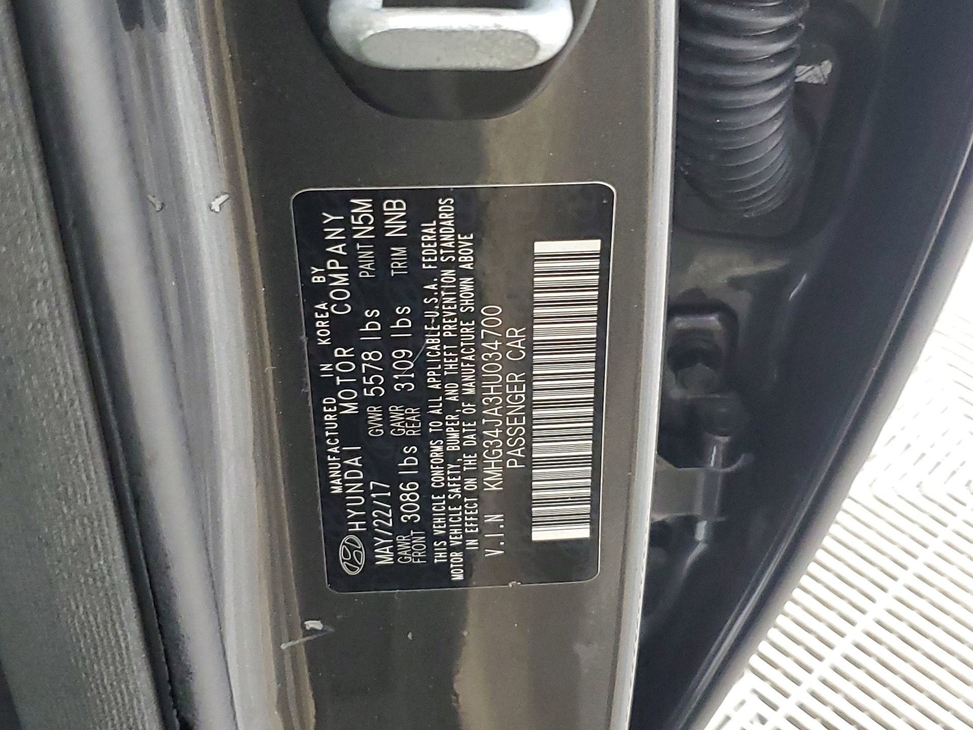 Used 2017 Genesis G90 3.3T Premium image 54