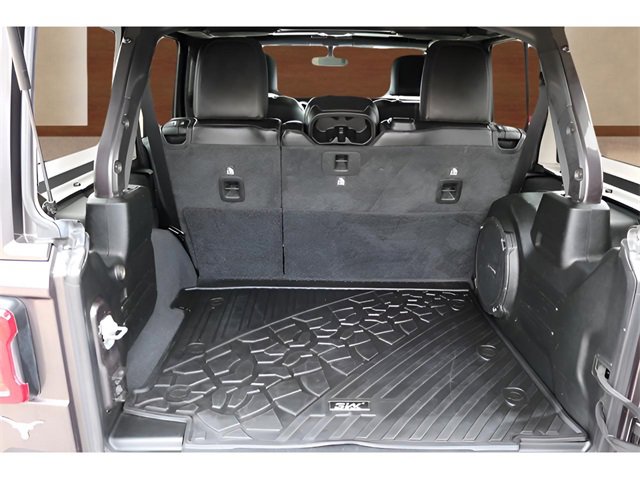 Used 2020 Jeep Wrangler Unlimited Sahara image 16