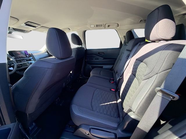 Used 2025 Nissan Pathfinder SV image 23