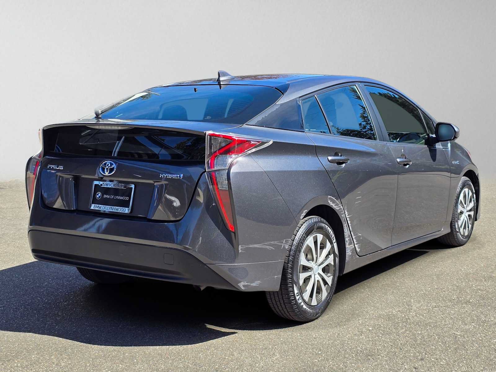 Used 2016 Toyota Prius Two FWD image 3