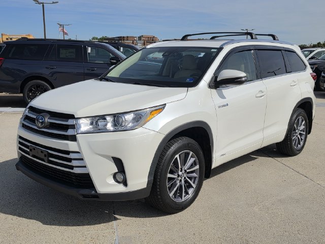 Used 2018 Toyota Highlander XLE AWD/4WD image 9