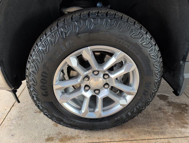 Used 2022 Chevrolet Silverado 1500 LT AWD/4WD image 10