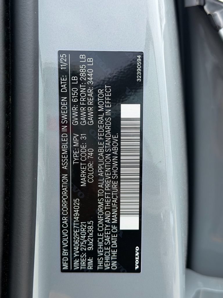 New 2026 Volvo XC90 B6 Plus w/ Protection Package Premier AWD/4WD image 32