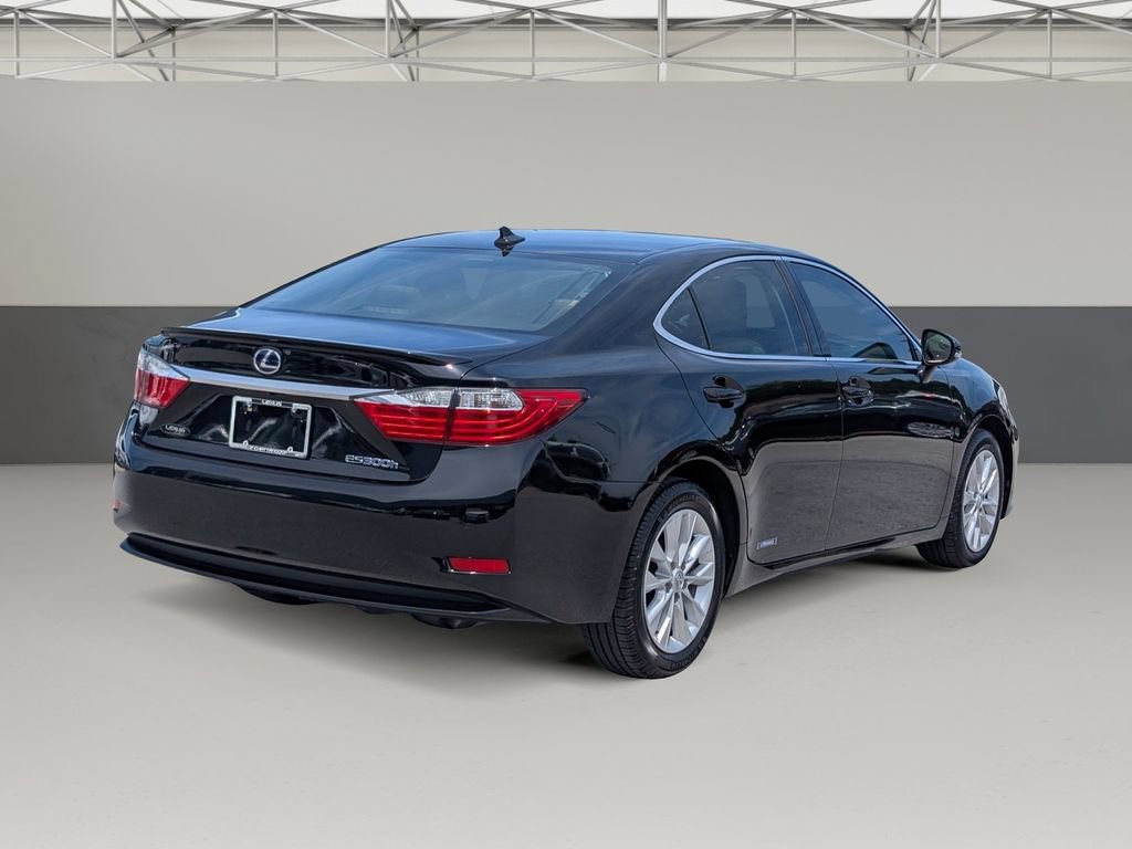 Used 2013 Lexus ES 300h w/ Luxury Pkg FWD image 11