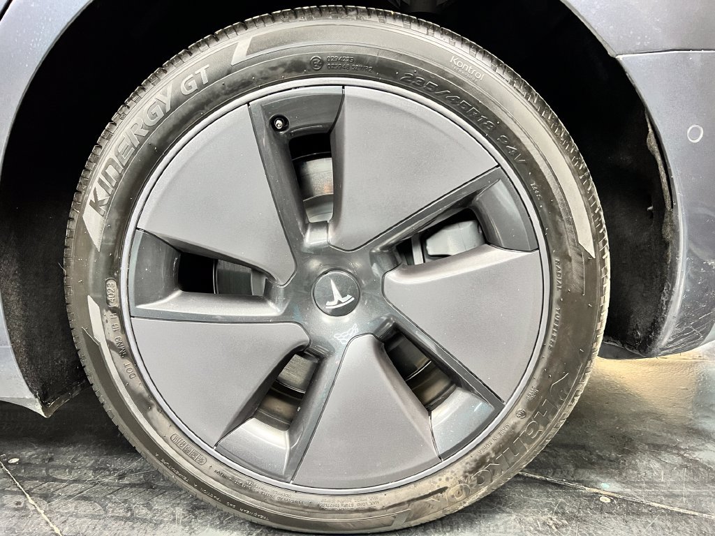 Used 2022 Tesla Model 3 Long Range AWD/4WD image 11