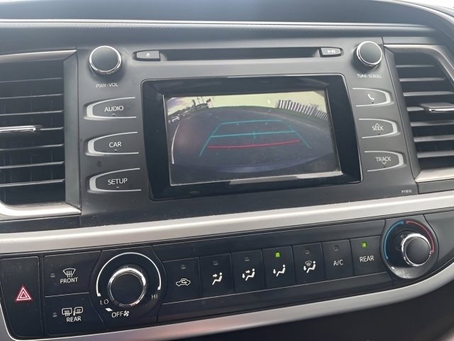 Used 2019 Toyota Highlander LE image 25