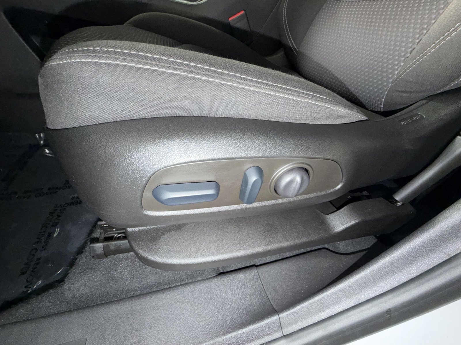 Used 2022 GMC Terrain SLE w/ Driver Convenience Package image 14