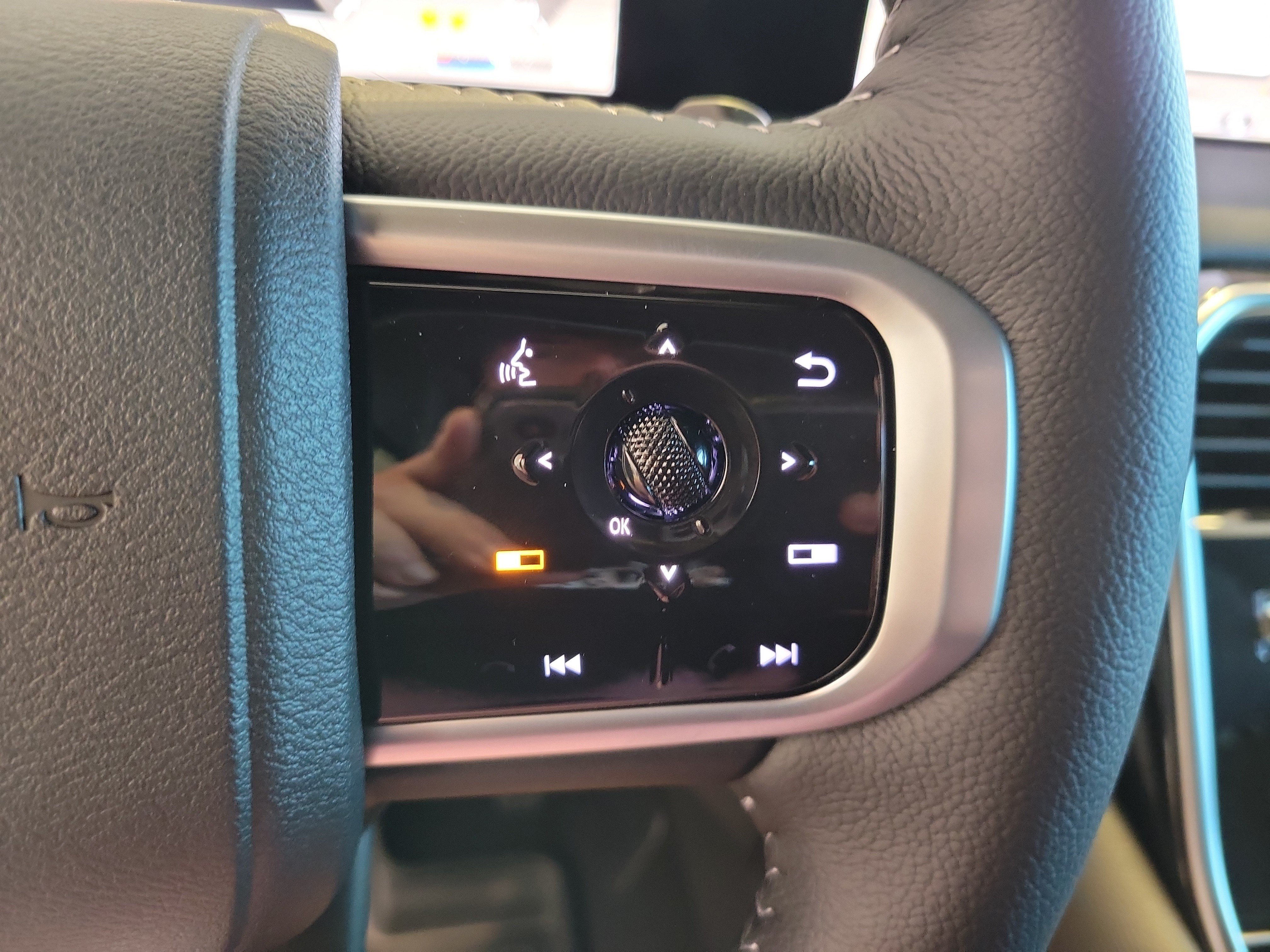 New 2026 Nissan Armada SL w/ Captain's Chari Seat Package RWD image 22