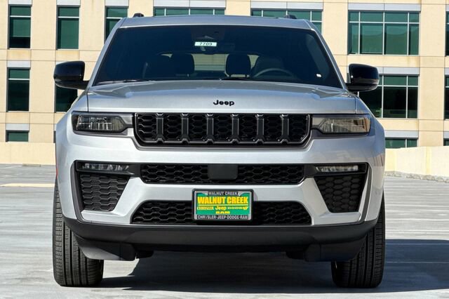 New 2026 Jeep Grand Cherokee L Limited AWD/4WD image 6