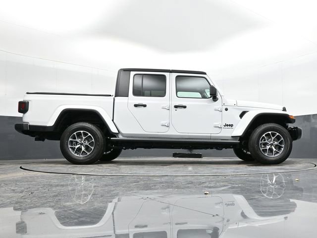 Used 2024 Jeep Gladiator Sport image 38