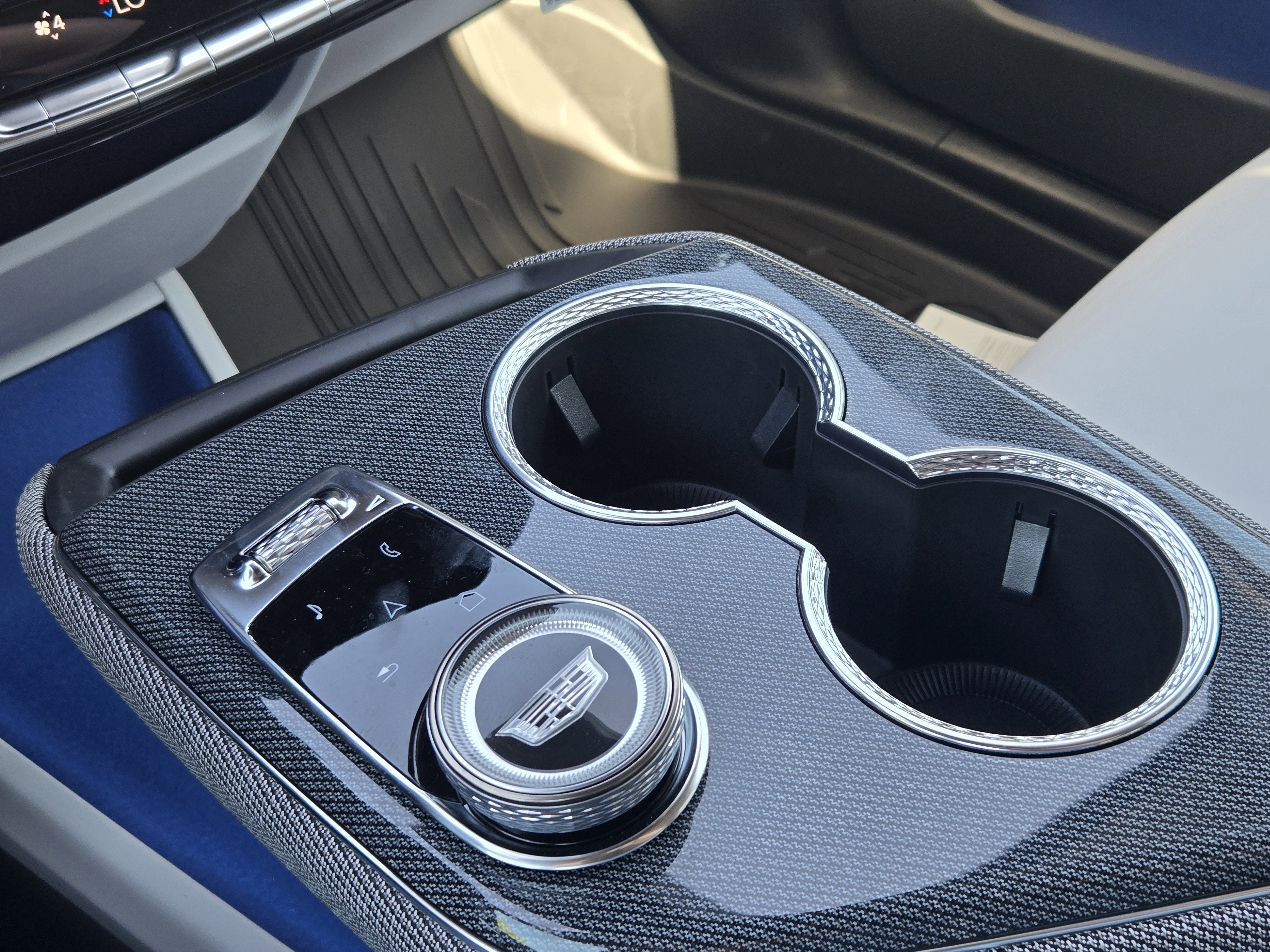 New 2025 Cadillac Optiq Luxury 1 w/ LPO, Floor Liner Package image 15