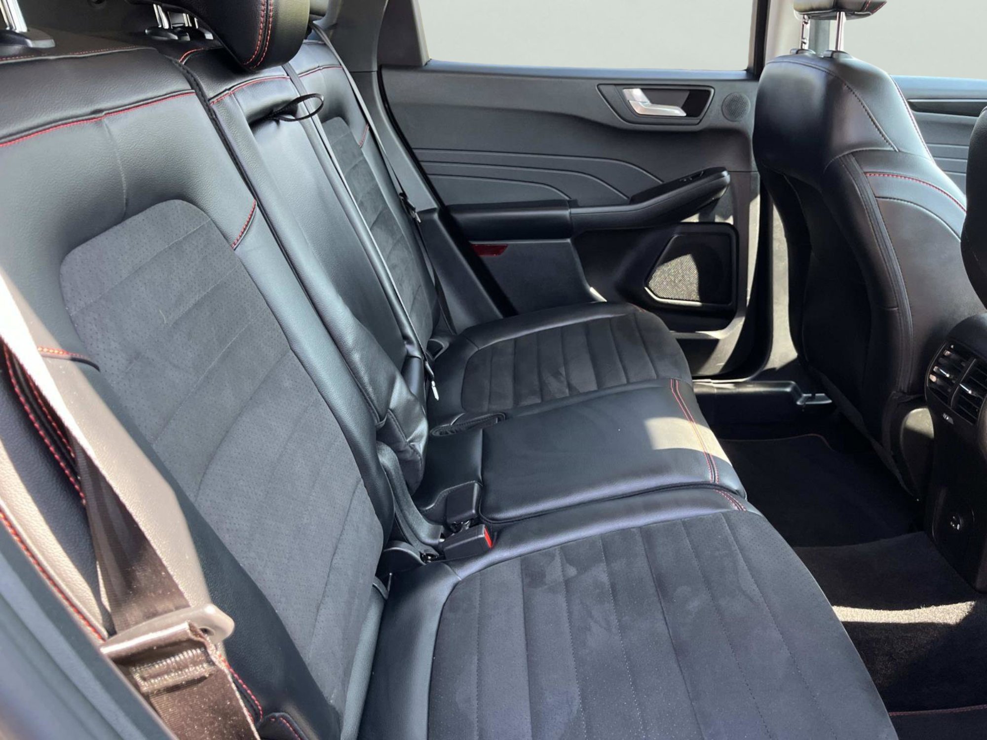 Used 2022 Ford Escape SEL w/ SEL Stealth AWD Package image 22