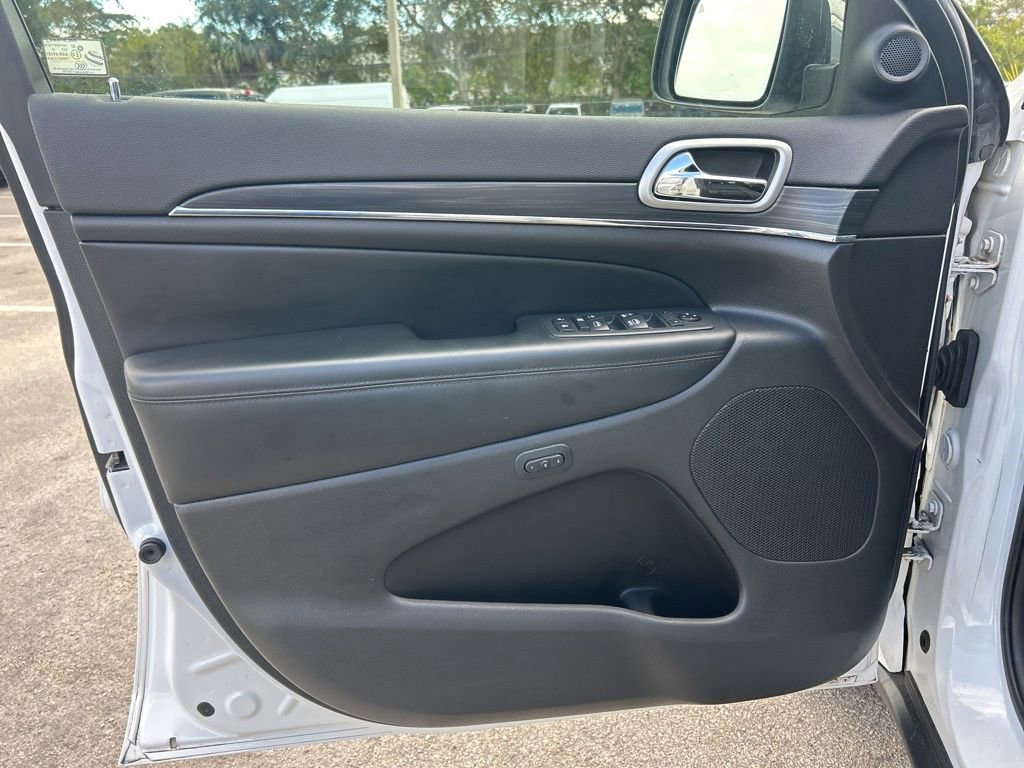 Used 2019 Jeep Grand Cherokee Limited image 33