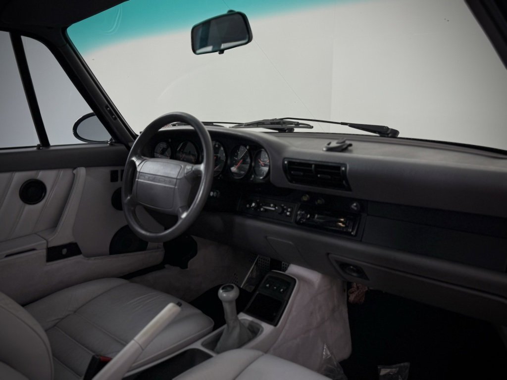 Used 1991 Porsche 911 Turbo image 21