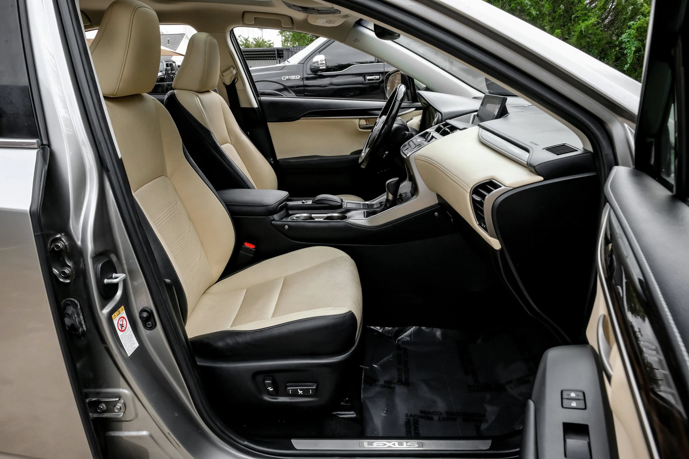 Used 2016 Lexus NX 300h FWD w/ Luxury Package image 39