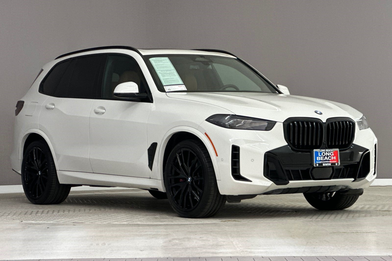 Certified 2024 BMW X5 sDrive40i w/ M Sport Package RWD image 6