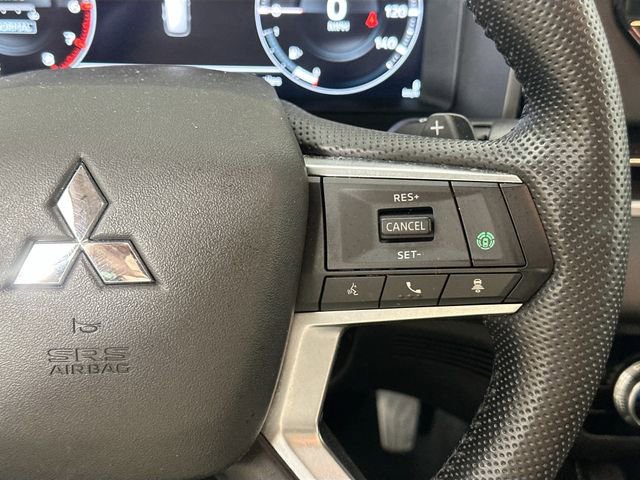 Used 2022 Mitsubishi Outlander SE image 23