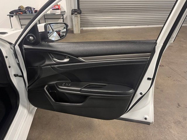 Used 2019 Honda Civic Touring image 12