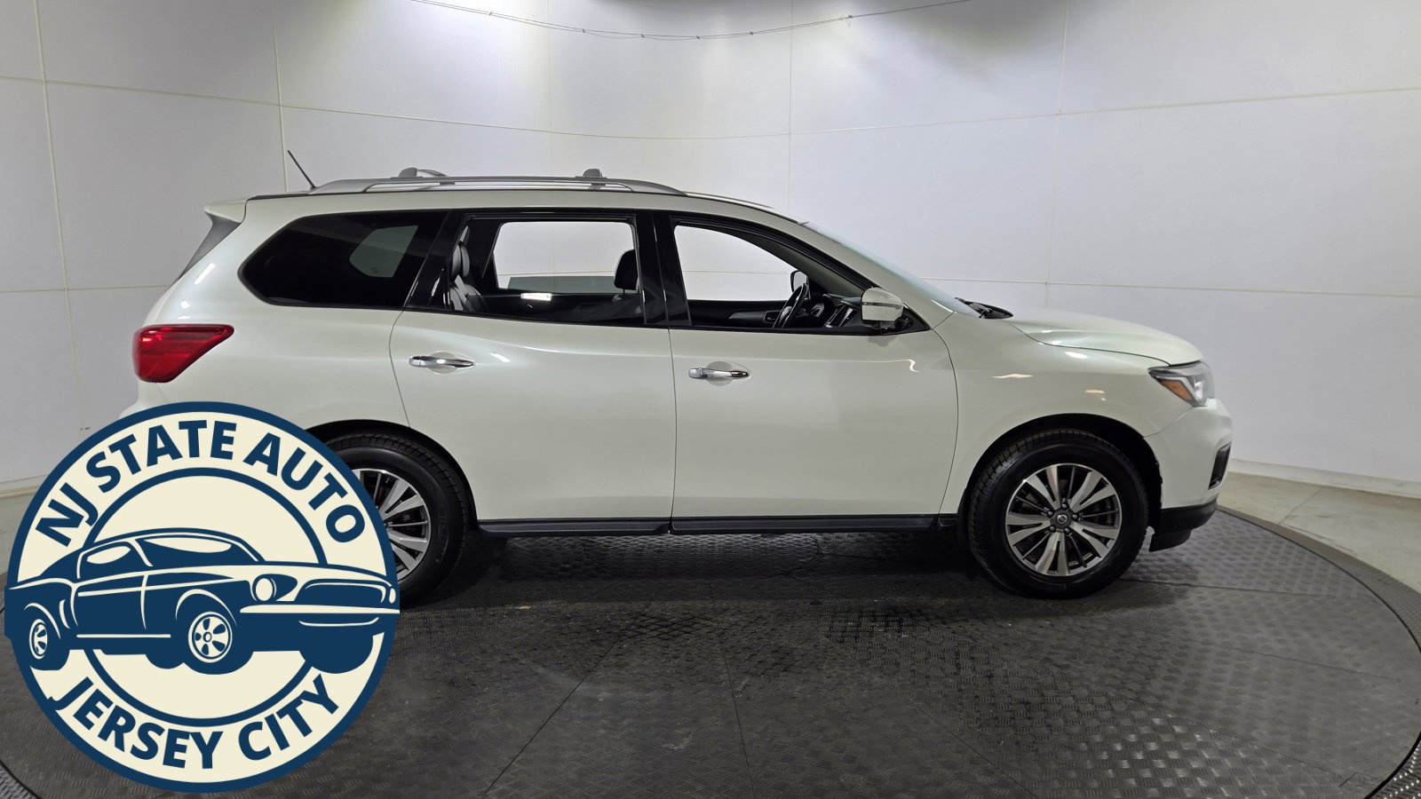 Used 2018 Nissan Pathfinder SL image 8