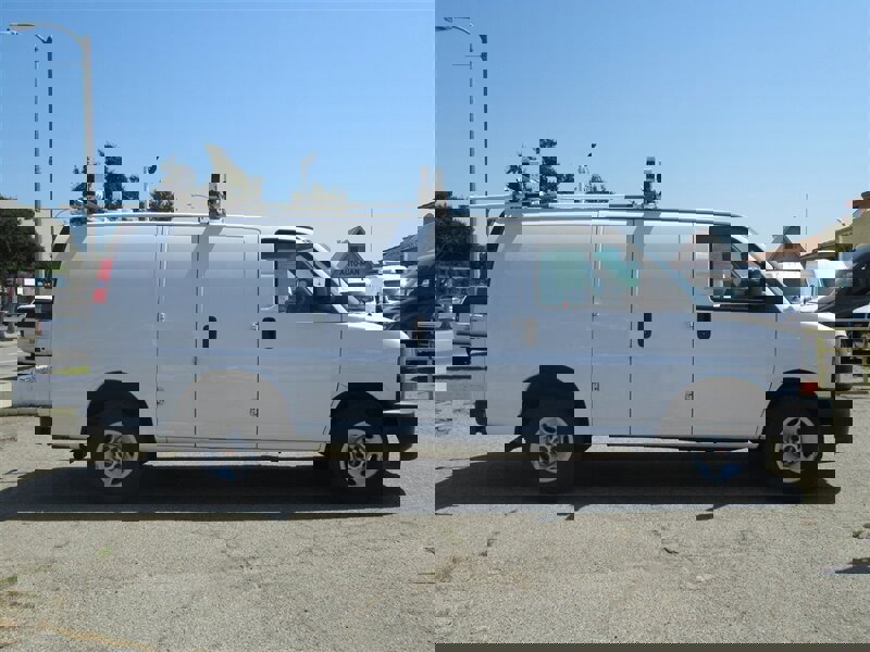 Used 2022 GMC Savana 2500 w/ Driver Convenience Package image 4