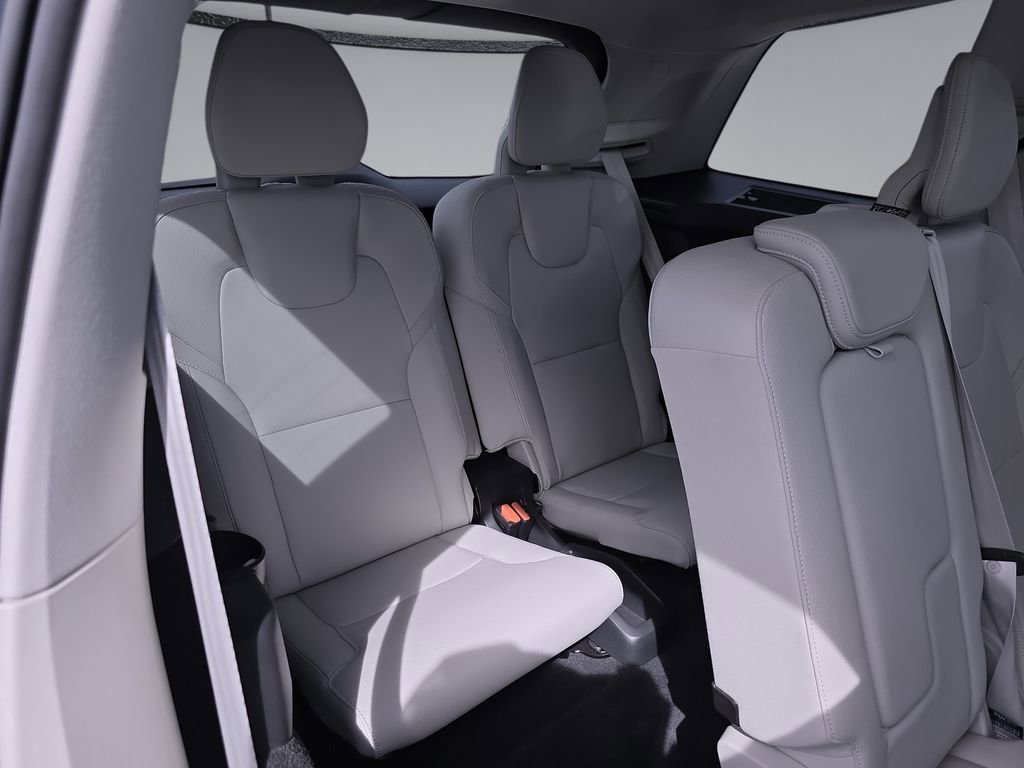 Used 2023 Volvo XC90 B6 Plus w/ Protection Package Premier AWD/4WD image 12