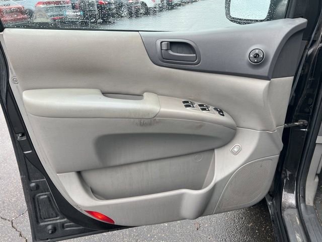 Used 2012 Kia Sedona LX image 22