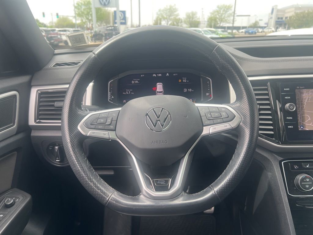 Used 2022 Volkswagen Atlas Cross Sport SEL R-Line AWD/4WD image 27