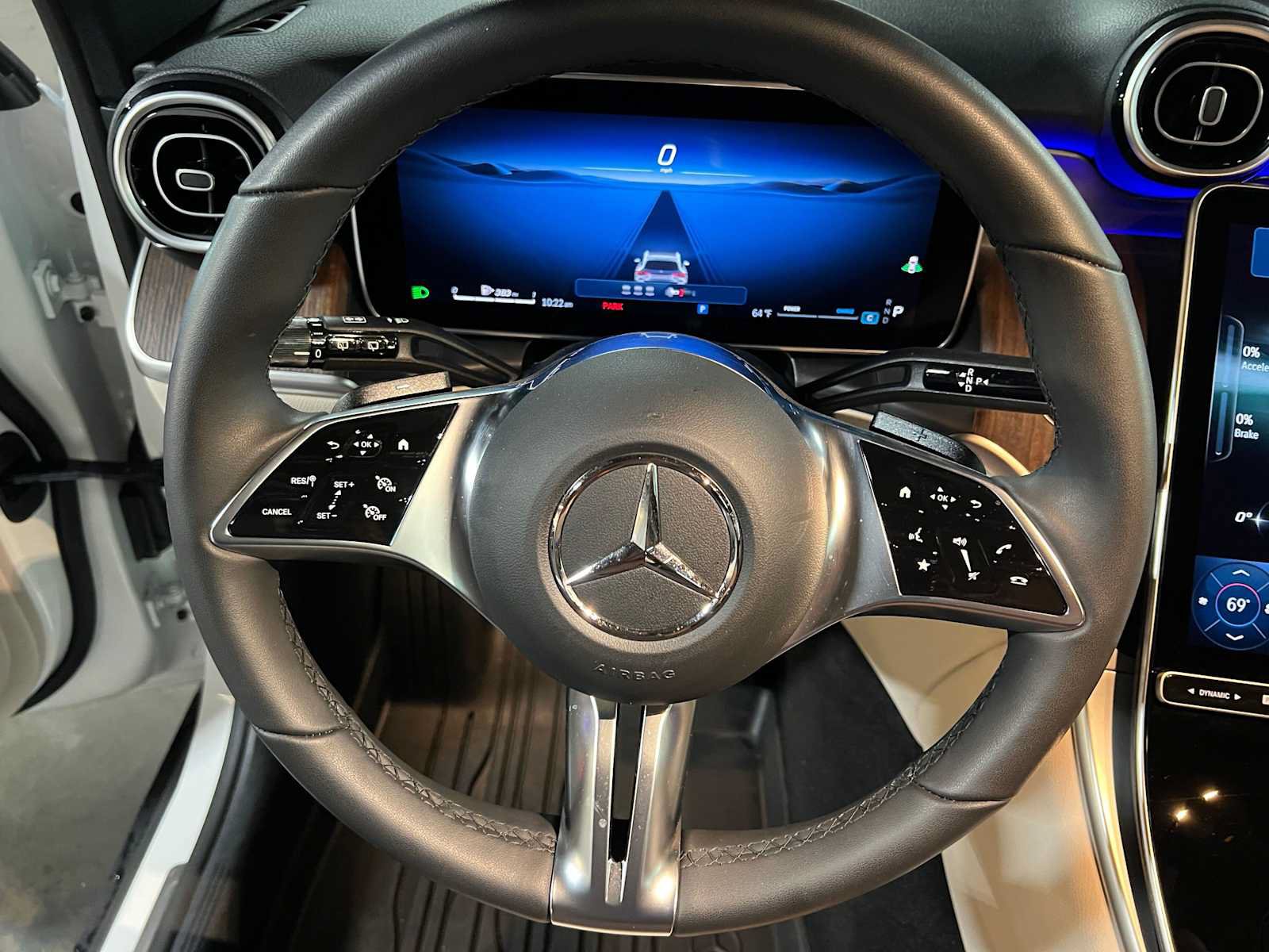 Used 2026 Mercedes-Benz GLC 300 4MATIC image 28
