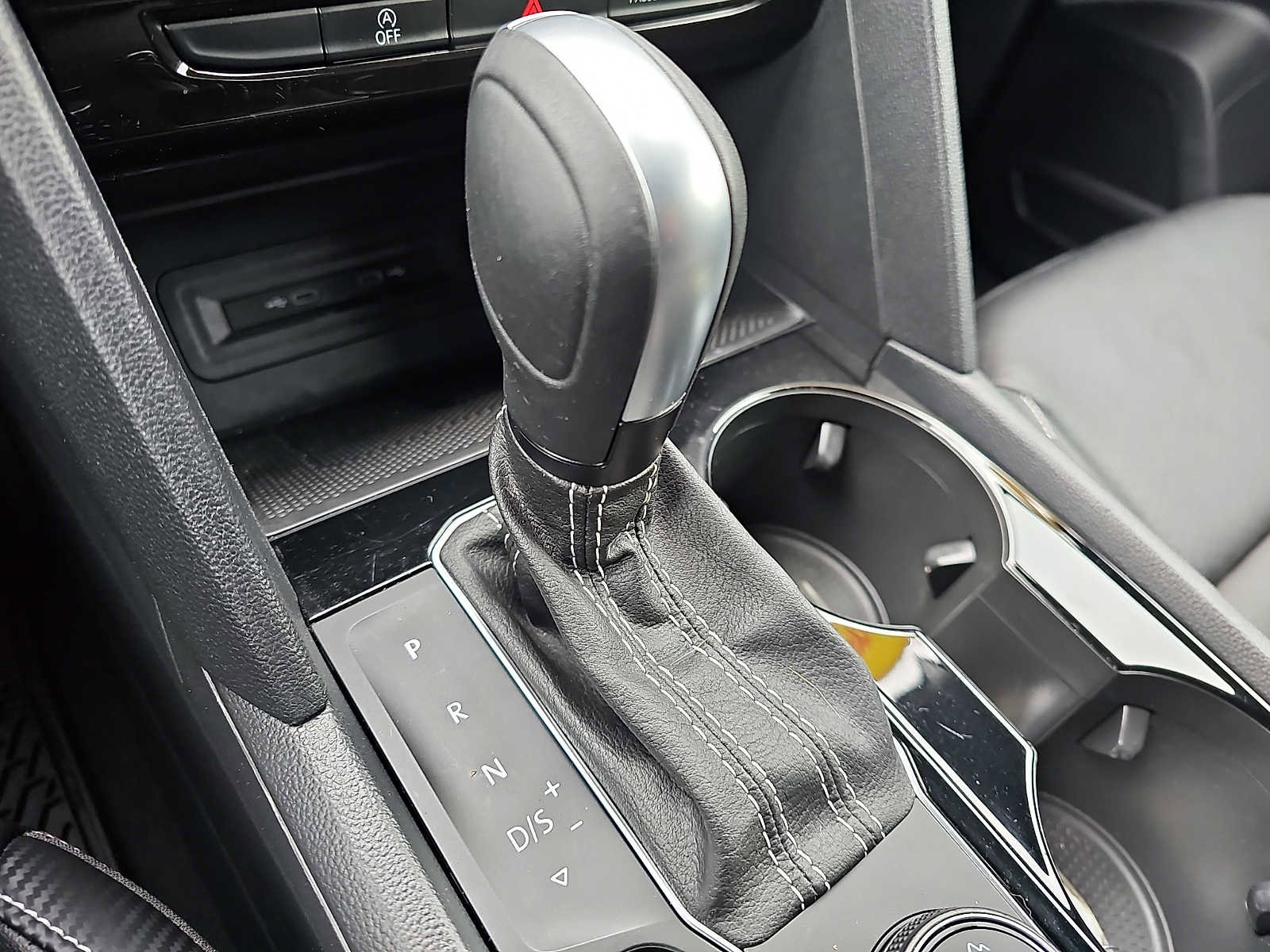 Used 2022 Volkswagen Atlas Cross Sport SE image 15